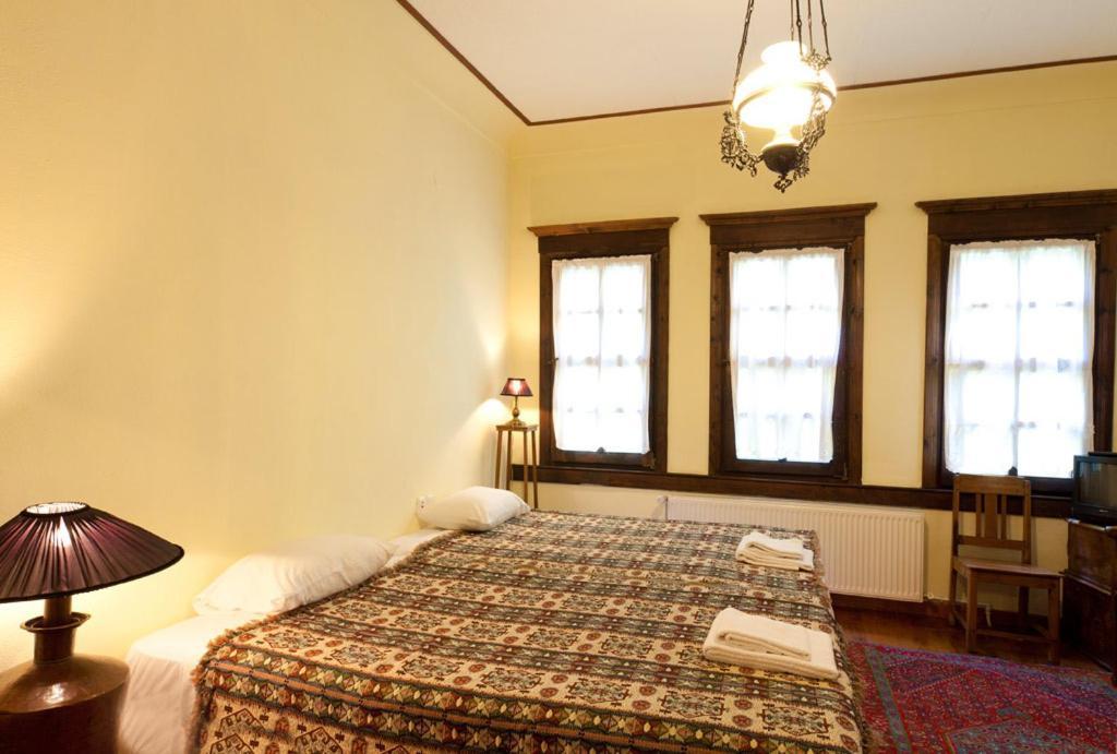 Vergoula'S Mansion Кастория Номер фото